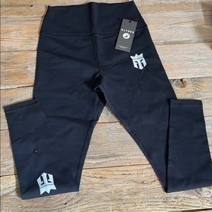 Reign leggings, medium, NWT